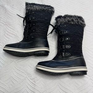 Aleader Women’s Black Faux Fur Lace Up Winter Boots. Size 11